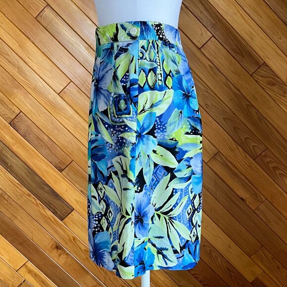 Vintage 80s/90s Tropical Floral High Waisted Rayon Shorts - Picture 2 of 6